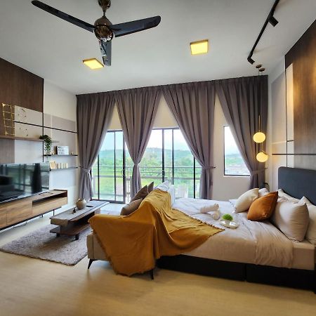 Taman Equine Comfy Studio#Greenery View#4 Pax#Aeon Mall Seri Kembangan Exterior photo