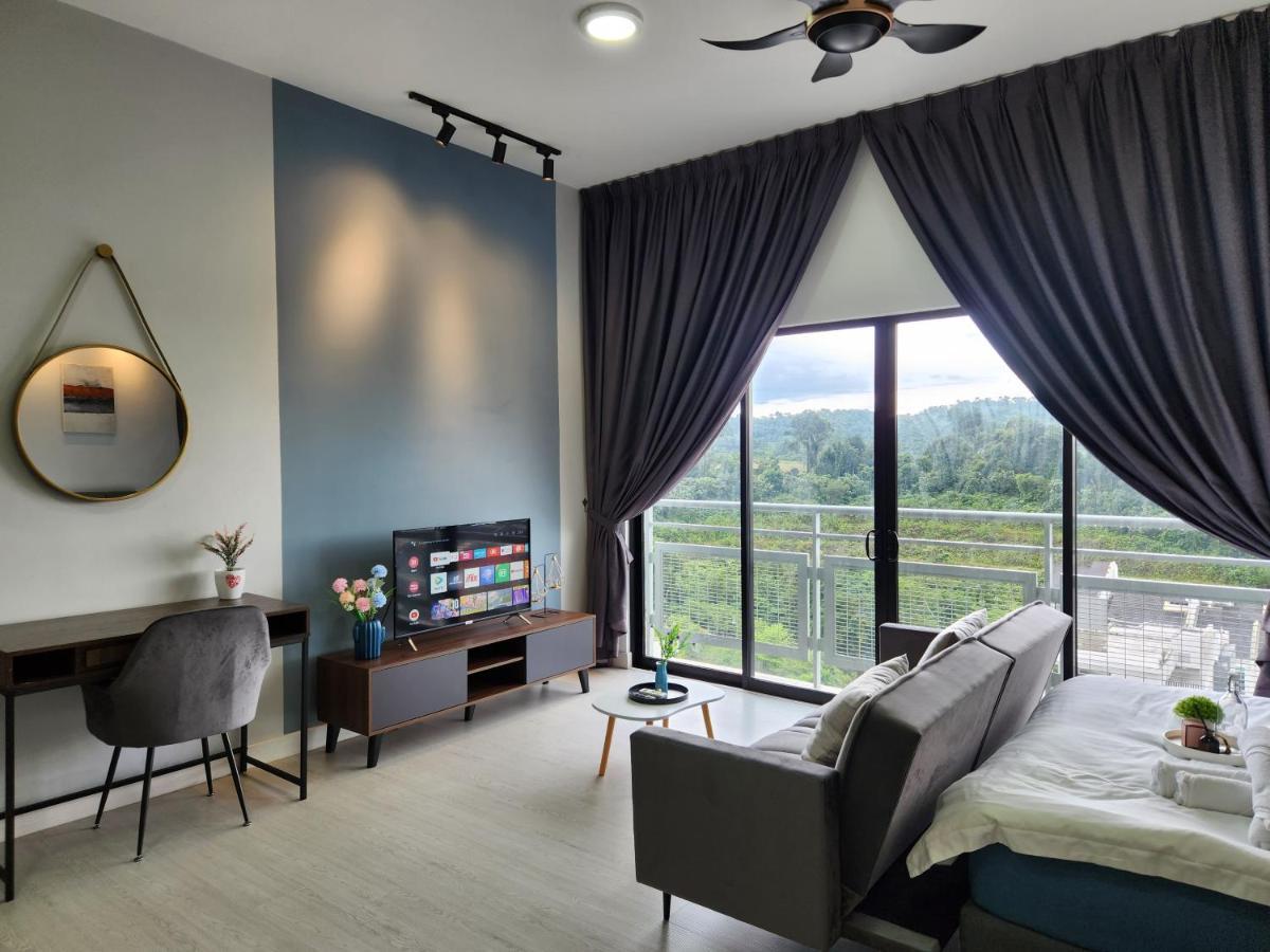 Taman Equine Comfy Studio#Greenery View#4 Pax#Aeon Mall Seri Kembangan Exterior photo