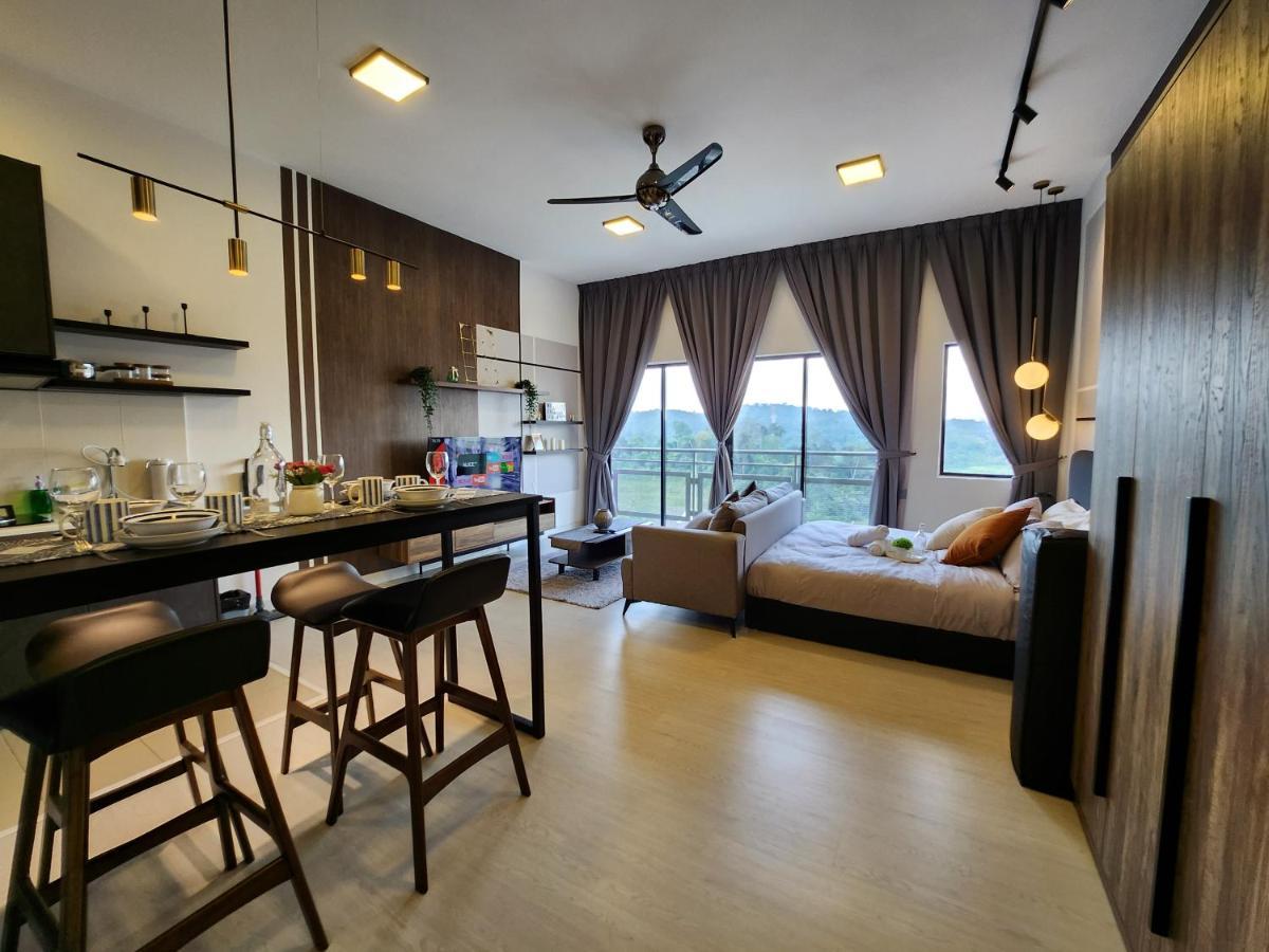 Taman Equine Comfy Studio#Greenery View#4 Pax#Aeon Mall Seri Kembangan Exterior photo